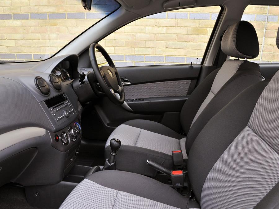  Chevrolet Aveo 5-Door 2008 года  (UK) (фото 9 из 21)